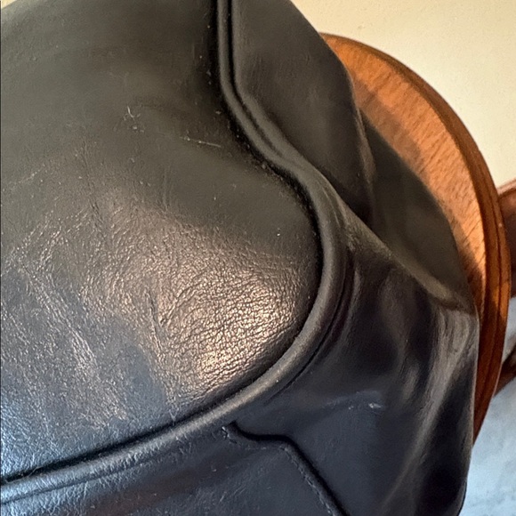 JS collection shoulder business bag tablet case 4 zippered sections soft
Black - Picture 14 of 17